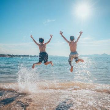 夏日的养生非常重要，因为高温和潮湿的天气会对人体产生一系列的影响